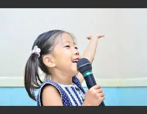 ¿Cuál es la familia léxica de la palabra cantar?