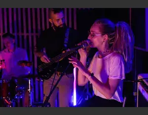 ¿Cuál es la familia léxica de la palabra cantar?