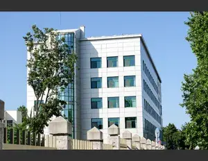 ¿Cuántas caras, vértices y aristas tiene un prisma cuadrangular y ejemplos?