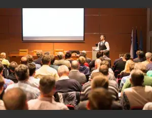 ¿Qué significa conferencia?